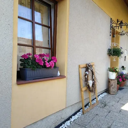 Apartment Cyklopenzion Slunce-soukromy Pokoj Male Kysice